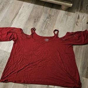 Torrid Cold shoulder top Super Soft w/ lace Size 4